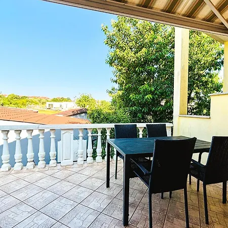2 Bedroom Beautiful In Appartement